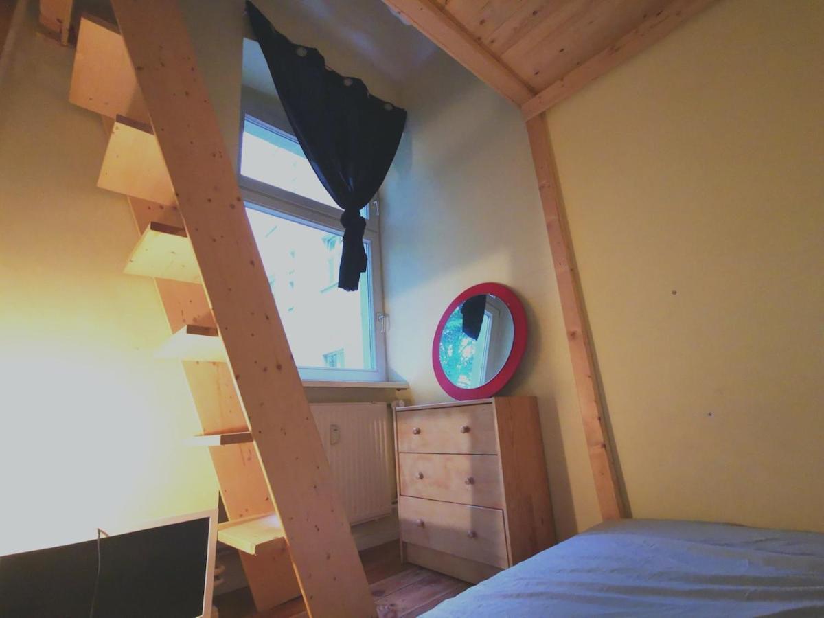 Typical Altbau In The Heart Of Wedding Appartement *