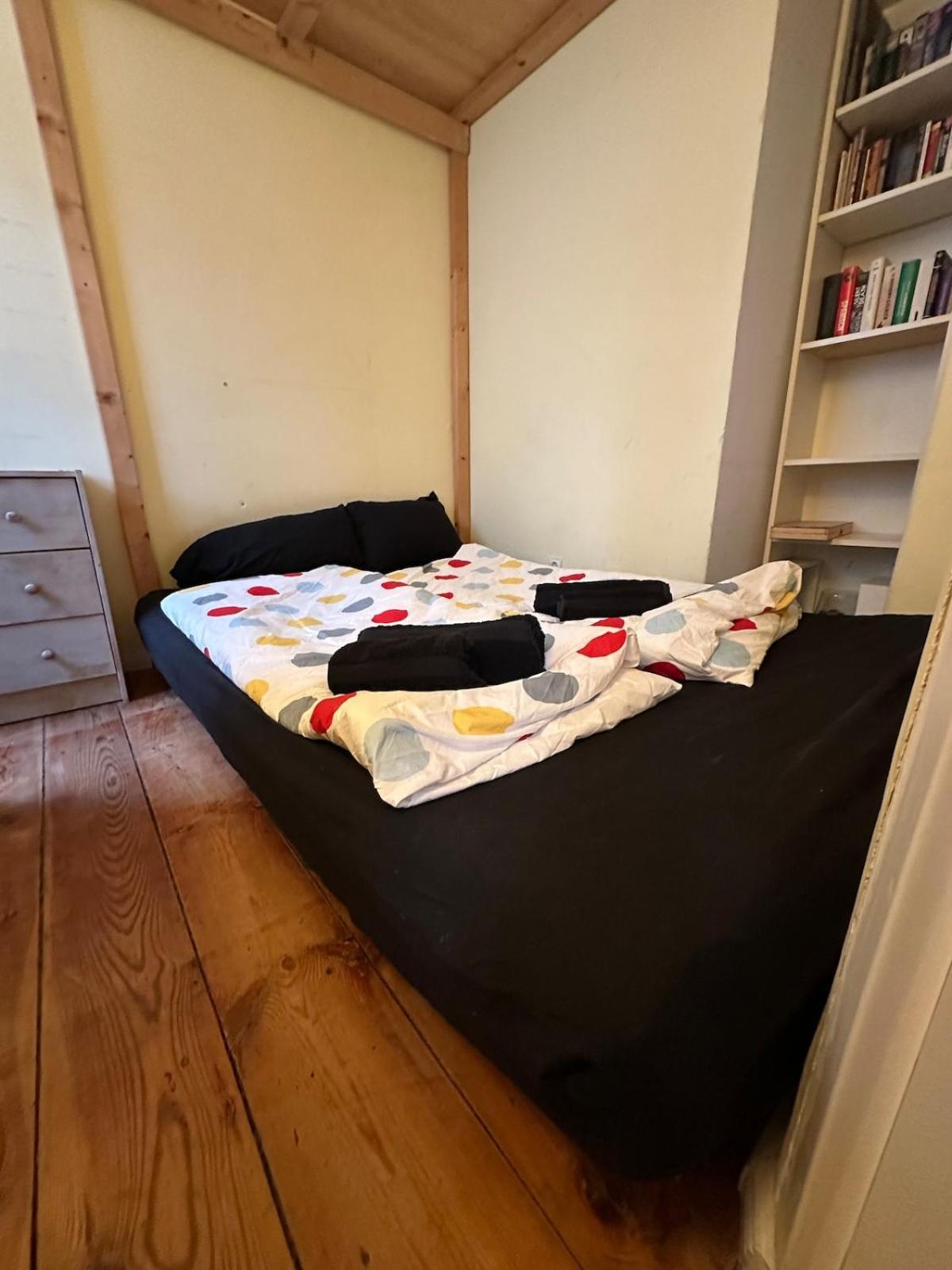 Typical Altbau In The Heart Of Wedding Appartement *