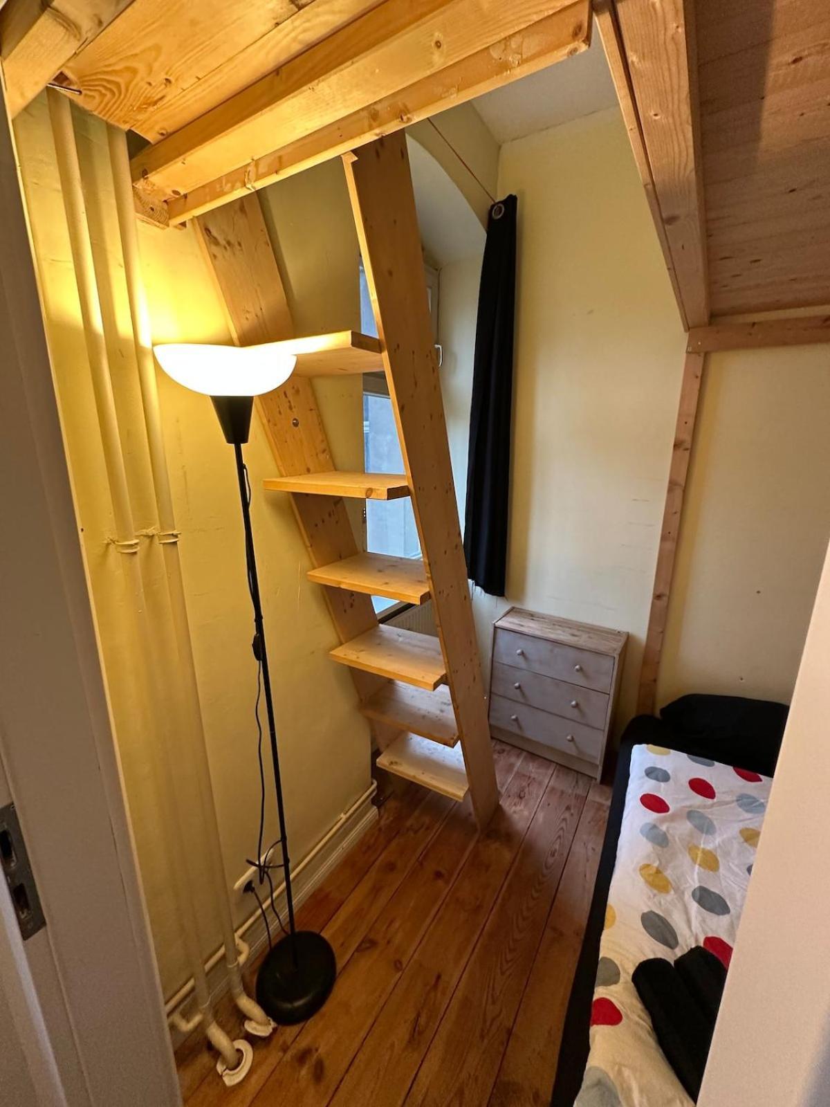 Typical Altbau In The Heart Of Wedding Berlijn